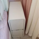 서랍 2개가 있는 단단한 나무 침대 옆 탁자 다리 없는 디자인 침실용 소형 스탠드 미니멀리스트 좁은 보관 캐비닛