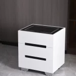 3개의 서랍 블루투스 스피커가 있는 스마트 침대 옆 테이블 무선 충전 엔드 테이블이 있는 나무 측면 캐비닛 침실 엔드 테이블