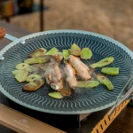 마운틴하이커 캠핑 그리들 스텐 그릴 팬 바베큐 고기 불판 원목 손잡이 - 이미지 4