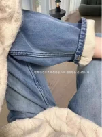 두꺼운 양털 안감 스트레이트 레그 청바지 여성용 하이 웨이스트 슬리밍 벨 바닥 플러스 사이즈 겨울 세련된 트렌디 데님 바지 - 이미지 3